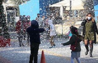 Bodrum’a lapa lapa kar yağdı