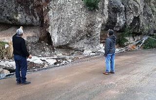 Bodrum’da tonlarca ağırlıktaki dev kaya parçası...