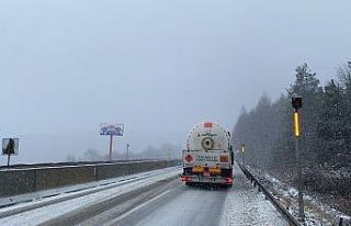 Bolu Dağı’nda sürücüler zor anlar yaşıyor
