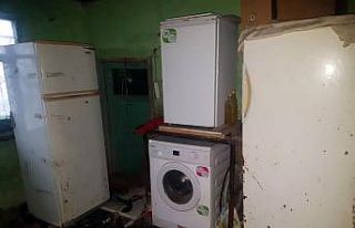 Boş evden bir kamyon çöp çıktı