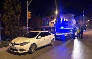 Boş sokaklarda alkollü araç kullanırken yakalandı