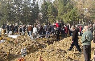 Bu acının tarifi yok...Aynı aileden 4 kişi korona...