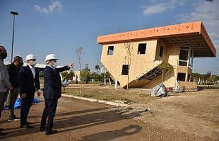 Bu ev ziyaretçilerin başını döndürecek