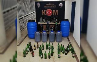 Burdur’da 380 litre kaçak içki ele geçirildi