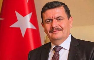 Burdur’da pazar yerinde bulunan vatandaş sayısı...