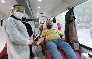 Burhaniyeli vatandaşlar pandemi sürecinde de kan...