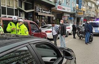 Bursa’da kovalamaca sonucu yakalanan araçtan uyuşturucu...