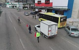Bursa’da sokak kısıtlamasında cadde ve meydanlar...