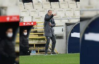 Bursaspor Teknik Direktörü Mustafa Er, geçen sezonun...