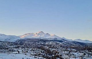 Büyükkılıç’tan Erciyes manzarasıyla ’Günaydın’...