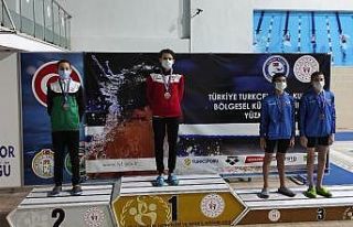 Büyükşehir yüzme şampiyonasından madalyalarla...