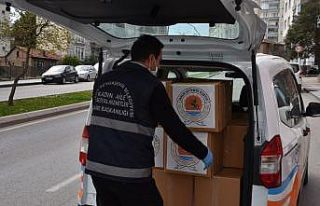 Büyükşehirden sıcak yemek ve gıda kolisi