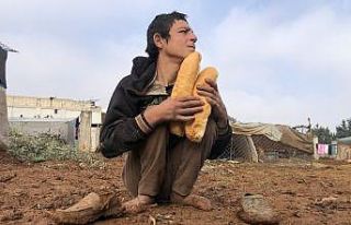 Çadırda yaşayan Suriyelilere sıcak çorba