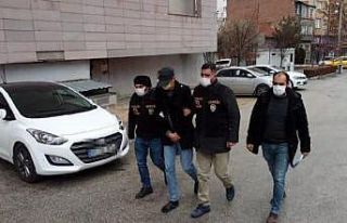 Çaldığı kamyonla kaza yaptıktan sonra yakınındaki...