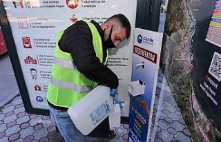 Canik’ten duraklara dezenfektan stantları