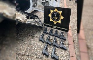 Cephanelik gibi otomobil polise takıldı