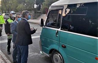 Çeşme’de sürücülere ’öncelik yayanın’...