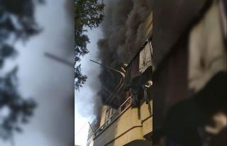 Ceyhan’da psikolojisi bozuk genç kız evi ateşe...
