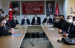 CHP rüşvetten tutuklanan eski başkana sahip çıktı
