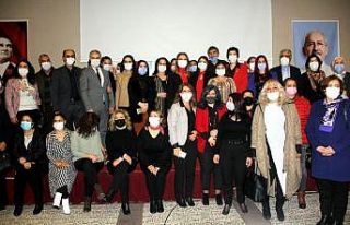 CHP’ye katılan 107 kadın üyeye rozetleri takıldı