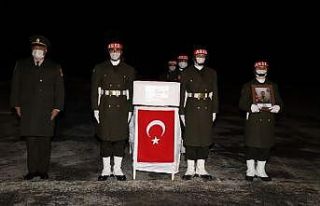 Çığ altında kalarak şehit olan asker için Hakkari’de...