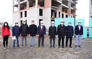 Çınar, yeşil Topsöğüt konutlarında incelemelerde...