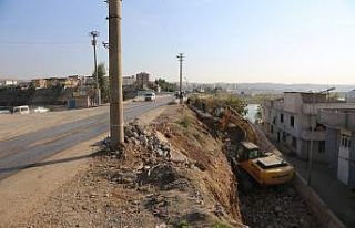Cizre’de sokak sağlıklaştırma çalışmaları...