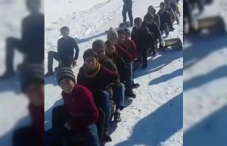 Çocuklar karın keyfini kayarak çıkardı
