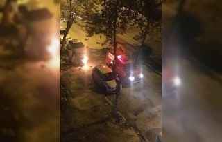 Çöpte çıkan yangın otomobile sıçramadan söndürüldü