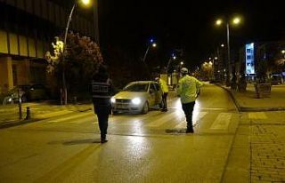 Covid-19 mücadelesinde 56 saatlik kısıtlama başladı