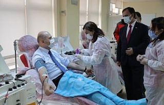 Covid-19’u atlatan Bakan Soylu’dan örnek davranış