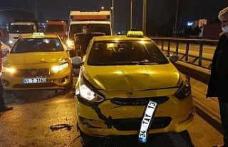 D-100’de 5 araç birbirine girdi: 1 yaralı