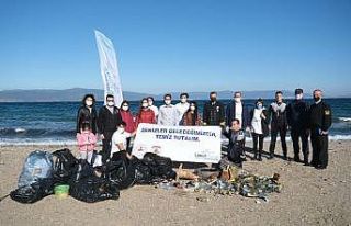 Deniz altından trafik konisi çıktı