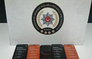 Denizli’de 55 adet kaçak cep telefonu ele geçirildi