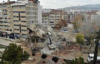 Deprem bölgesi Elazığ’da kısıtlamayla yıkımlar...