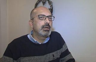 Depreme röportaj sırasında yakalandı