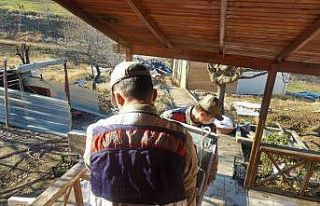 Depremzedeler için jandarma da seferber oldu