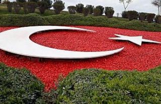 Devlet Bahçeli Kavşağı’ndaki Türk Bayrağı...