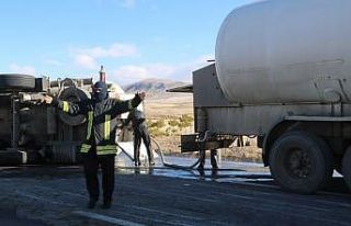 Devrilen oksijen yüklü tanker, paniğe neden oldu...
