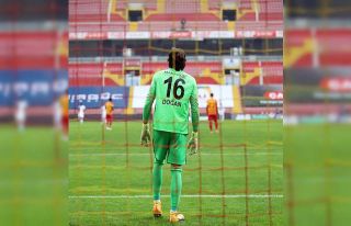 Doğan Alemdar ligin en genç kalecisi oldu