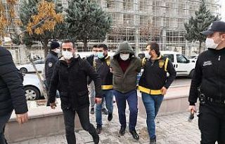 Dört yaşındaki çocuğu tüfekle vuran maganda...