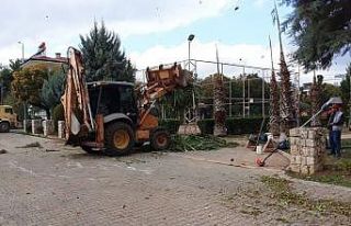 Döşemealtı’nda parklara kış bakımı