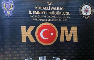 Durdurulan araçtan 7 adet ruhsatsız tabanca çıktı:...