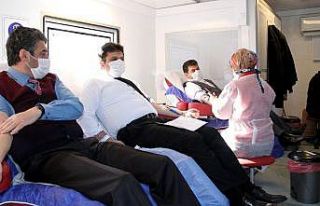 Eğitimciler ‘Bir damla hayat da sen ol’ sloganıyla...