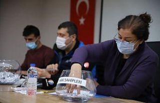 Elazığ’da 341 depremzede daha çekilen kurayla...
