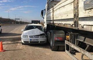 Elazığ’da kamyon, otomobile çarptı: 2’si ağır...