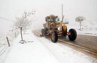 Elazığ’da kar 90 köy yolunu ulaşıma kapattı