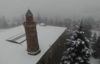 Elazığ’da kar ve sis altındaki tarihin eşsiz...