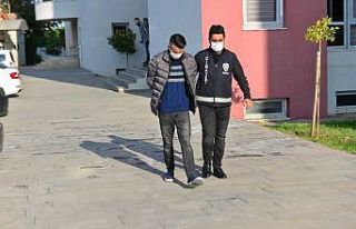 Elektronik kelepçeli şahıs, ruhsatsız tabanca...