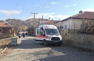 Emekli öğretmen çatı arasında ölü bulundu